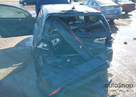 2016 Volkswagen Golf Gti S 2-Door z USA, uszkodzony, nr VIN 3VWYT7AU0GM007992